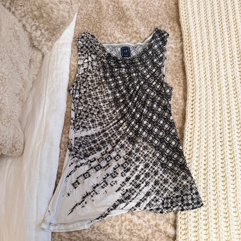 1.9 One Sept Women Black White Geometric Abstract Cowl Neck Asymmetrical Top L - Picture 2 of 5
